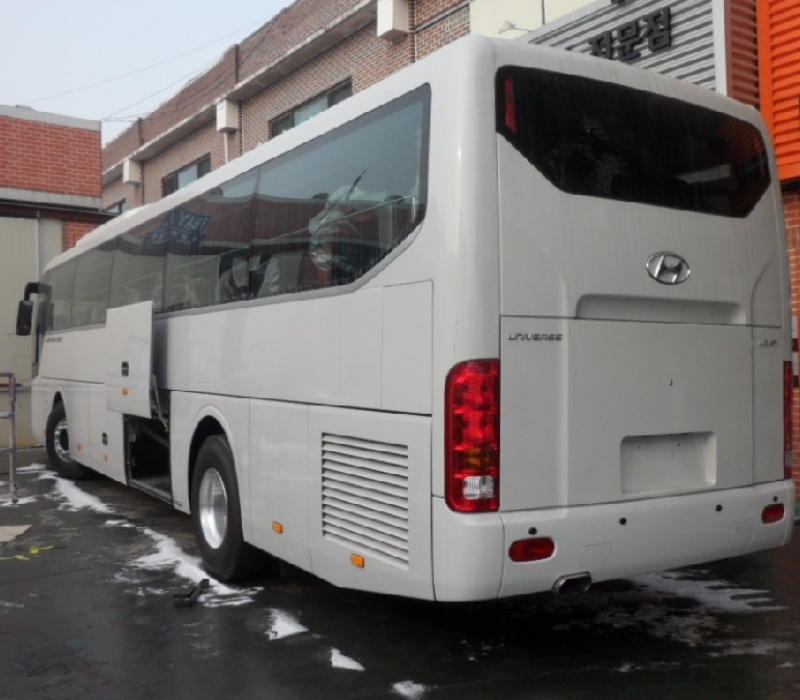 Аренда автобуса Hyundai Universe Luxury с водителем в Казани
